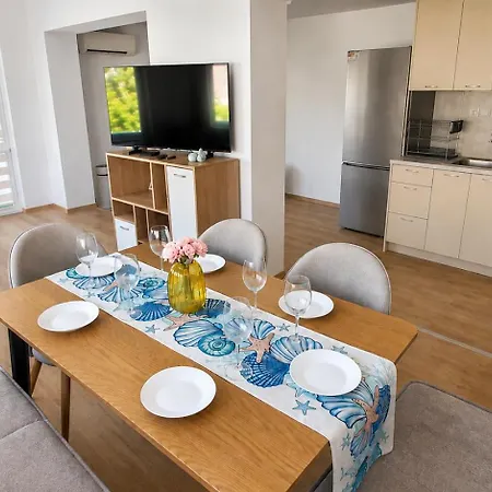 شقة Spacious & Quiet 3br Apartment, Center & Sea Garden *