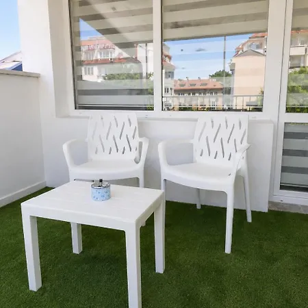 Spacious & Quiet 3br Apartment, Center & Sea Garden شقة
